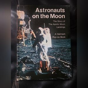 Astronauts On The Moon Hallmark Pop-Up Book Vintage Rare